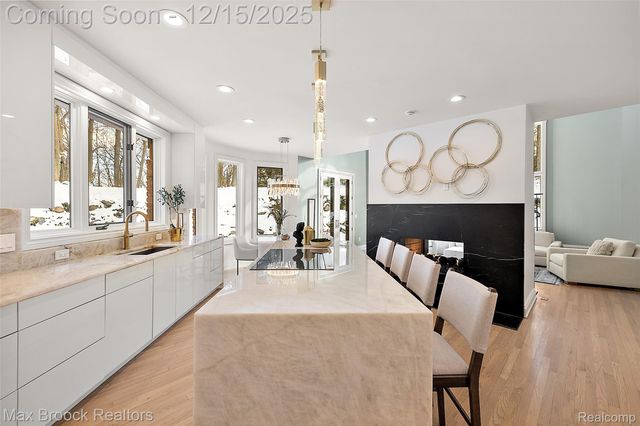 59 Hidden Ridge, Bloomfield Hills, MI 48304