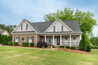 211 Piper Glen Lane, Inman, SC 29349