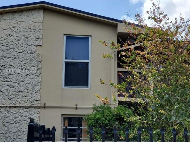 3901 SW 78th Ct 221, Miami, FL 33155