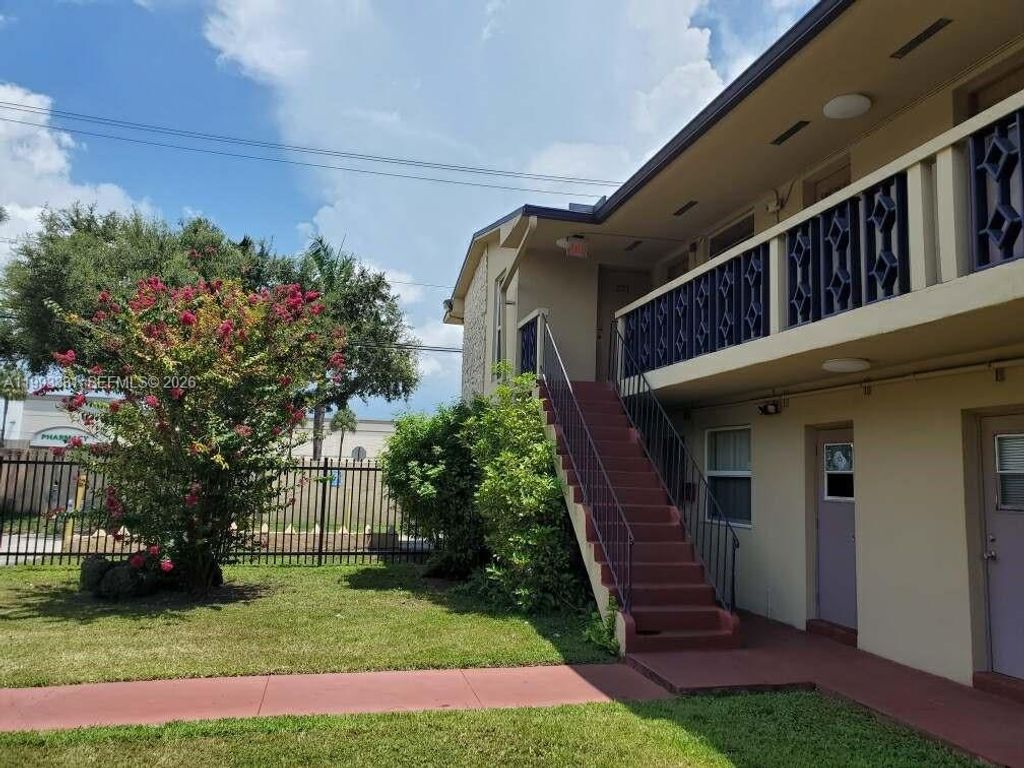 3901 SW 78th Ct 221, Miami, FL 33155