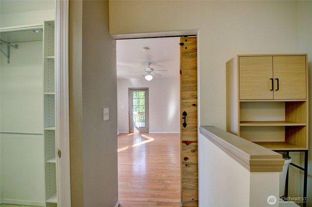 1320 E Fairhaven Avenue, Burlington, WA 98233