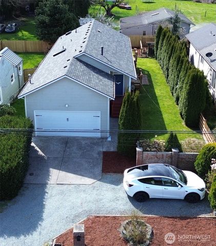 1320 E Fairhaven Avenue, Burlington, WA 98233