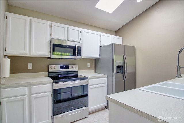 1320 E Fairhaven Avenue, Burlington, WA 98233