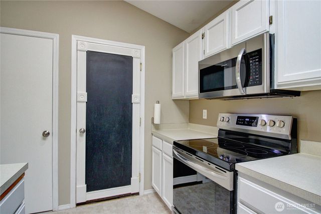 1320 E Fairhaven Avenue, Burlington, WA 98233