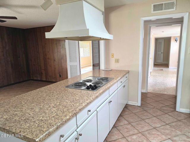6732 SOUTHWIND Drive, El Paso, TX 79912