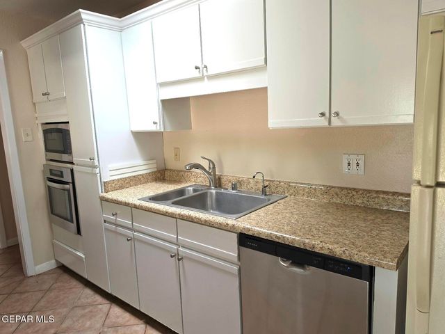 6732 SOUTHWIND Drive, El Paso, TX 79912