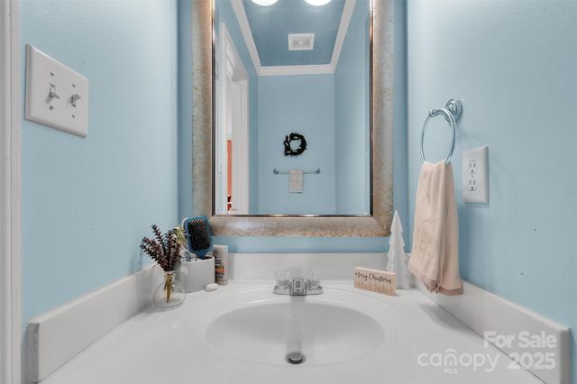 3007 Wyntree Court, Matthews, NC 28104