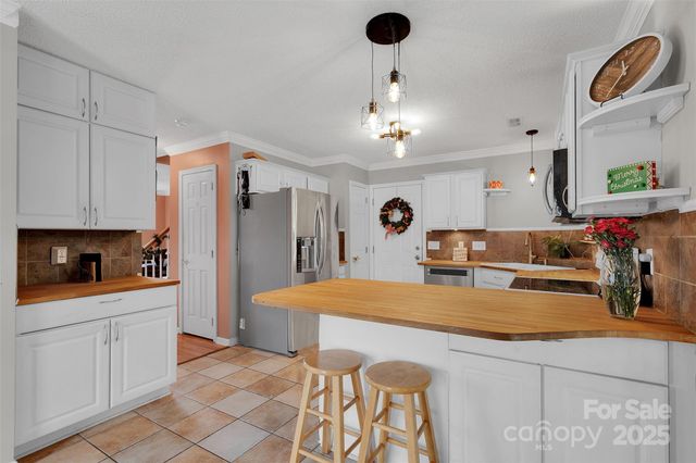 3007 Wyntree Court, Matthews, NC 28104