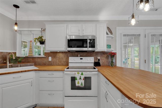 3007 Wyntree Court, Matthews, NC 28104