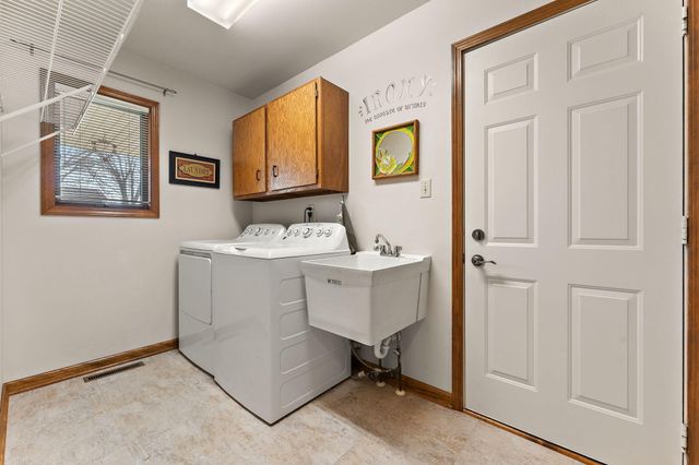 3115 Devonshire Circle, Crown Point, IN 46307