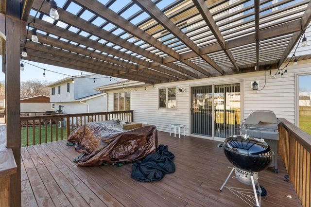 3115 Devonshire Circle, Crown Point, IN 46307