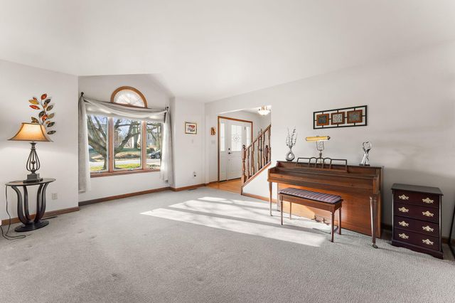 3115 Devonshire Circle, Crown Point, IN 46307