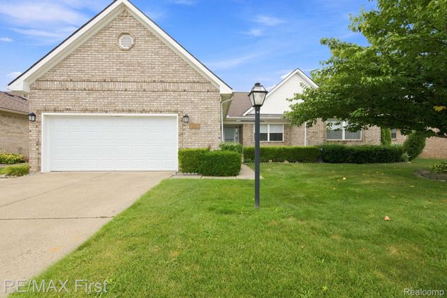 53644 Clarion Drive, Macomb Township, MI 48042