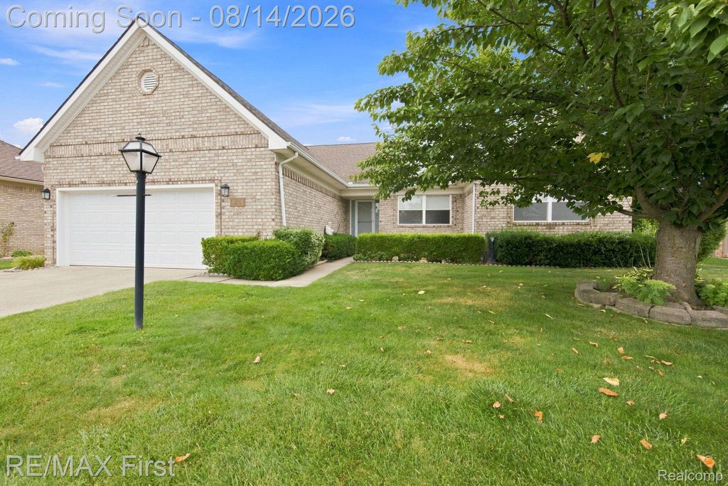 53644 Clarion Drive, Macomb Township, MI 48042