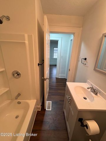 1871 Kendall Ln, Louisville, KY 40216