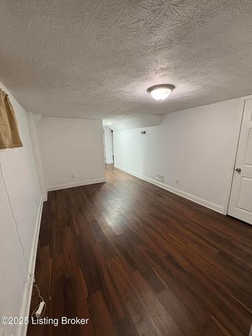 1871 Kendall Ln, Louisville, KY 40216