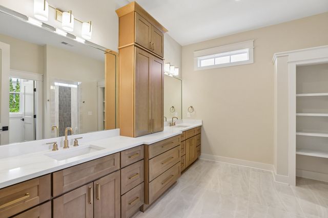 1137 Willow Springs Dr, Lebanon, TN 37087