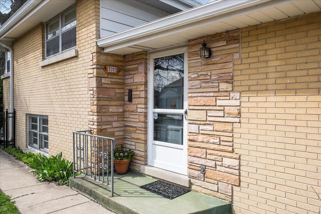 7012 N Kenton Avenue, Lincolnwood, IL 60712