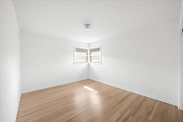 7012 N Kenton Avenue, Lincolnwood, IL 60712