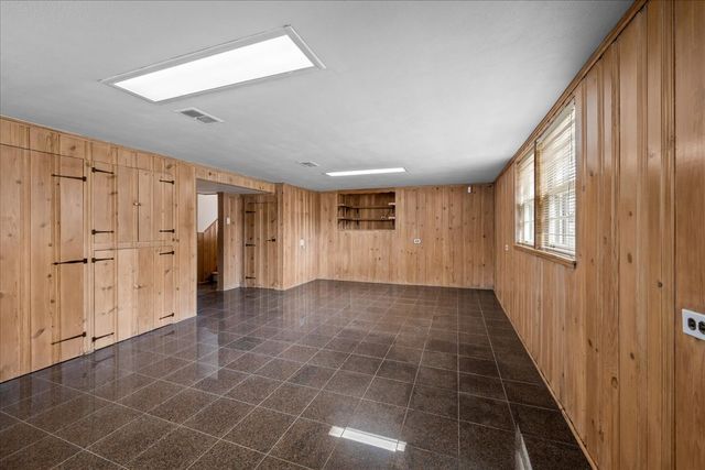 7012 N Kenton Avenue, Lincolnwood, IL 60712