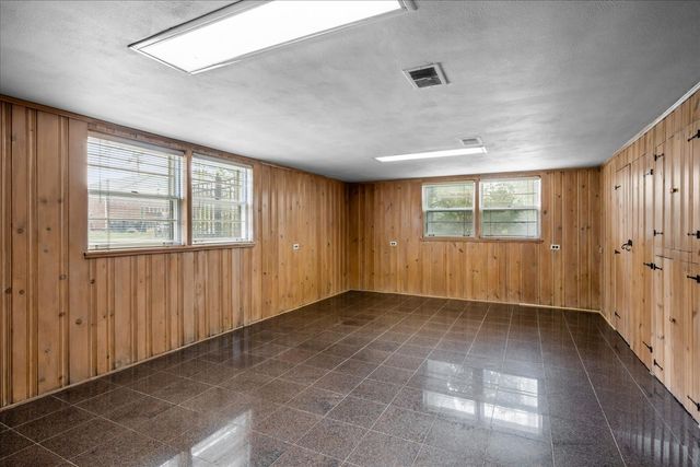 7012 N Kenton Avenue, Lincolnwood, IL 60712