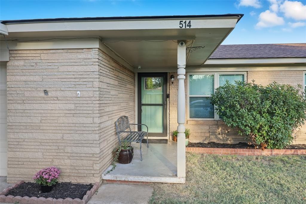 514 N Bell Drive, Crescent, OK 73028