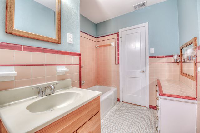 6028 Fairway Avenue, Dallas, TX 75227