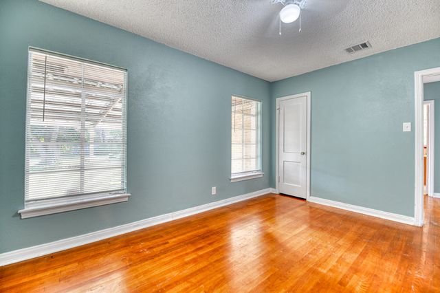 6028 Fairway Avenue, Dallas, TX 75227