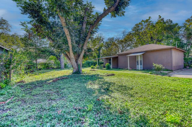 6028 Fairway Avenue, Dallas, TX 75227
