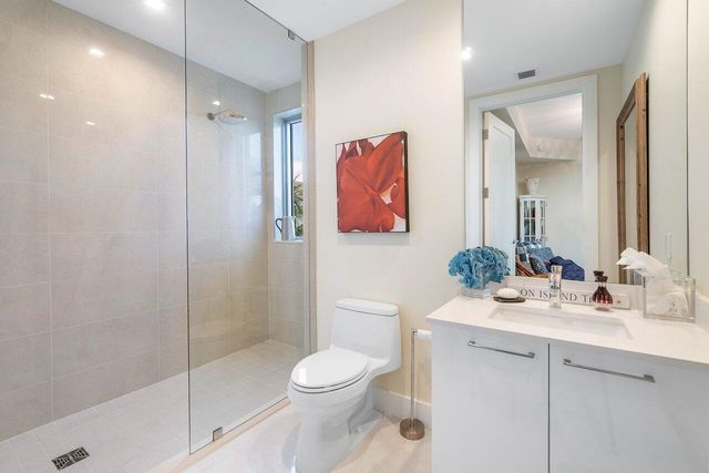 3 Water Club Way 401, North Palm Beach, FL 33408