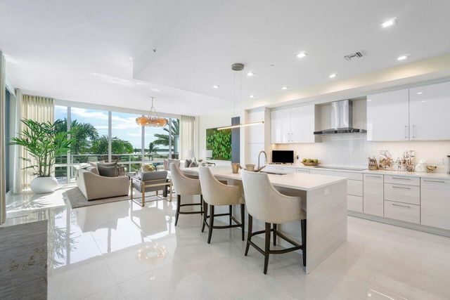 3 Water Club Way 401, North Palm Beach, FL 33408