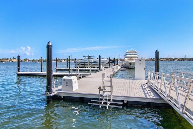 3 Water Club Way 401, North Palm Beach, FL 33408