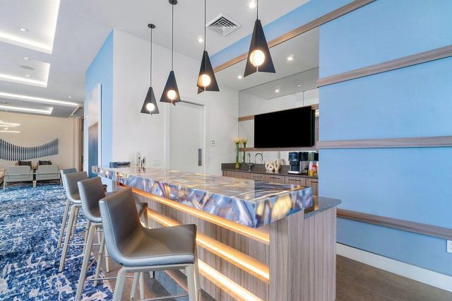 3 Water Club Way 401, North Palm Beach, FL 33408