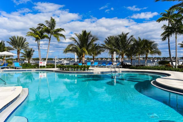 3 Water Club Way 401, North Palm Beach, FL 33408