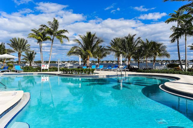3 Water Club Way 401, North Palm Beach, FL 33408