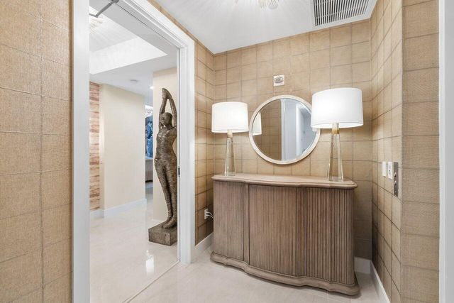 3 Water Club Way 401, North Palm Beach, FL 33408
