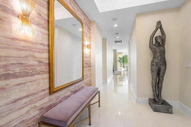 3 Water Club Way 401, North Palm Beach, FL 33408
