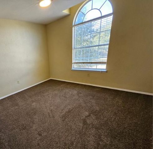 132 Stephen LN, Georgetown, TX 78626