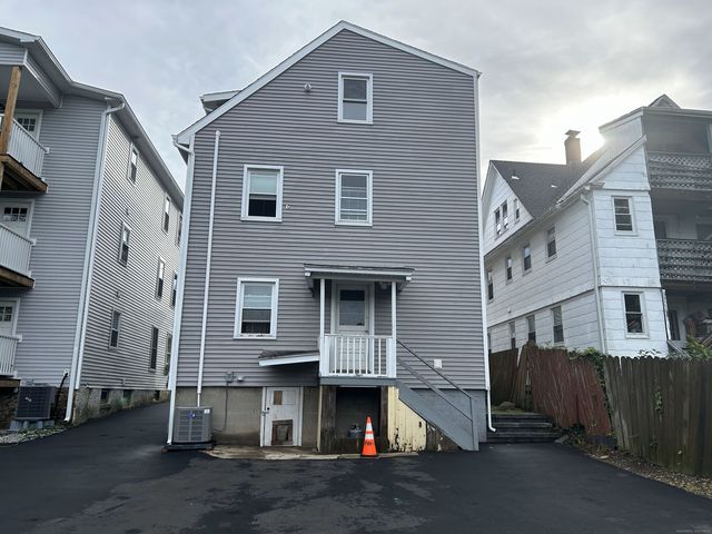 109 Churchill Street 1st Floor, Fairfield, CT 06824