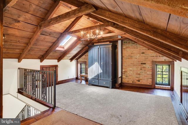 221 LINCOLN WAY W, New Oxford, PA 17350