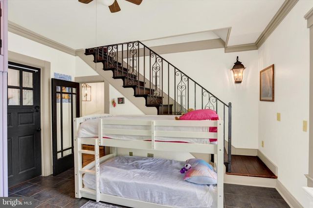 221 LINCOLN WAY W, New Oxford, PA 17350