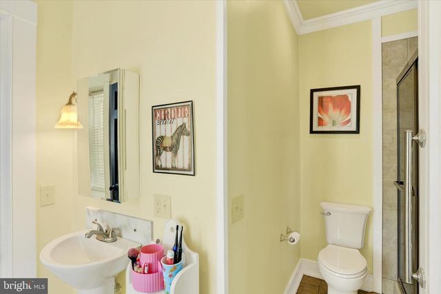 221 LINCOLN WAY W, New Oxford, PA 17350