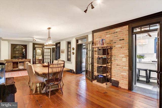 221 LINCOLN WAY W, New Oxford, PA 17350