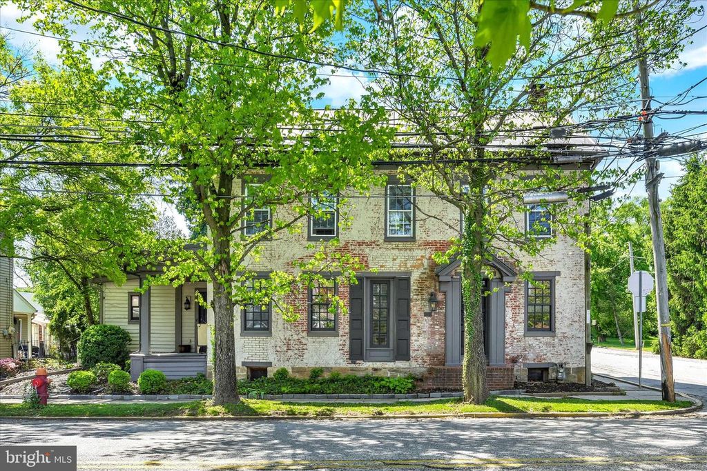 221 LINCOLN WAY W, New Oxford, PA 17350