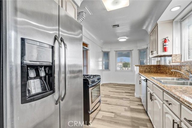 9807 S Denker, Los Angeles, CA 90047