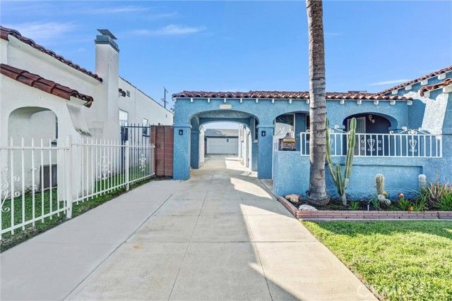 9807 S Denker, Los Angeles, CA 90047