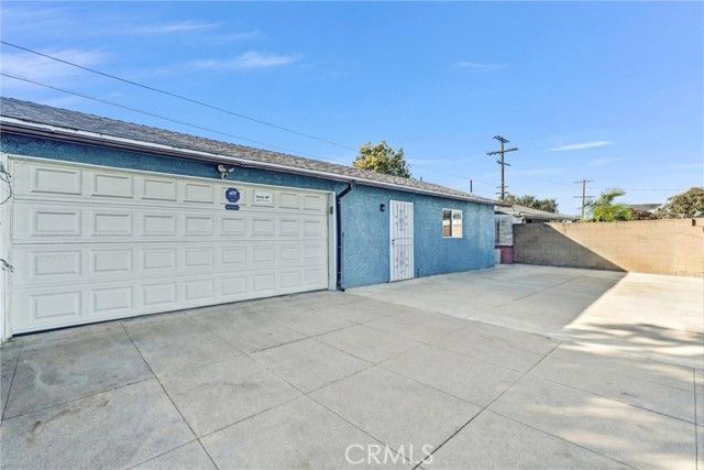 9807 S Denker, Los Angeles, CA 90047
