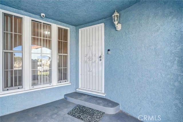 9807 S Denker, Los Angeles, CA 90047