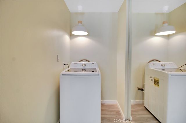 28947 E Thousand Oaks 238, Agoura Hills, CA 91301