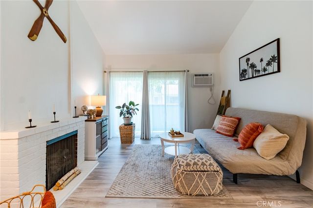 28947 E Thousand Oaks 238, Agoura Hills, CA 91301